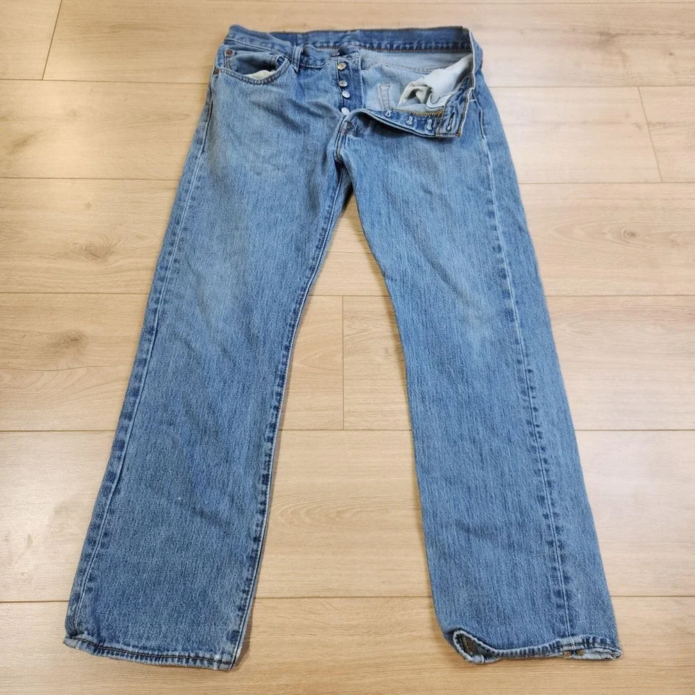 Levis 501 Jeans Mens 32x29 Blue Light Wash Button Fly Straight Denim Casual